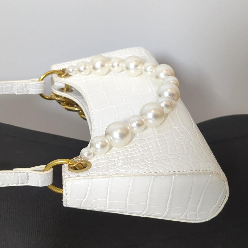 🛑Pu leather baguette shoulder bag chain and pearls